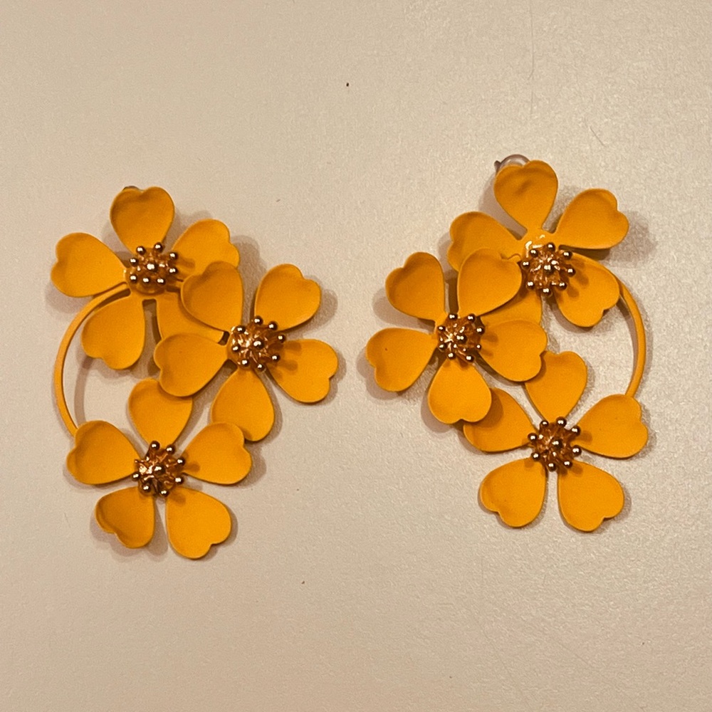 Earrings for women flowers design